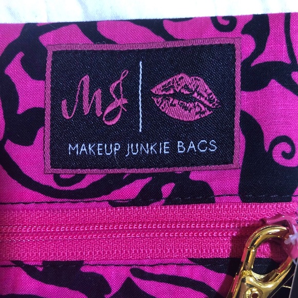 NEW Makeup Junkie Bag Size Mini Pink & Black Print - Picture 2 of 5